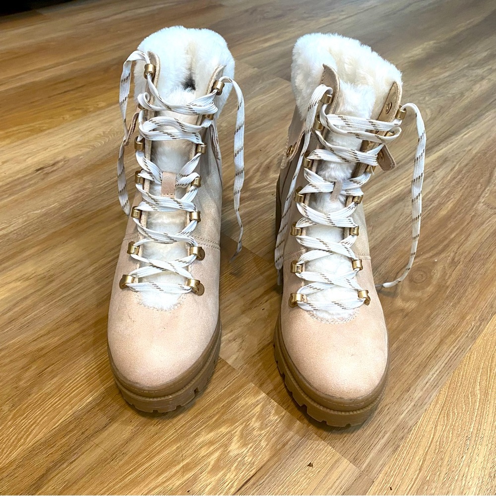 Women’s Boots with fur never worn